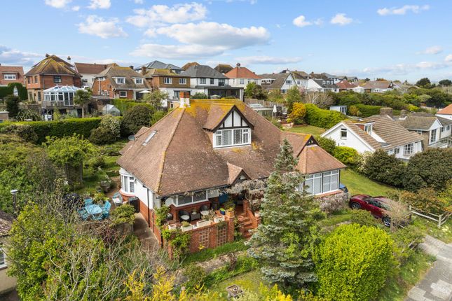 6 bed property, in Ashdown Avenue, £850,000