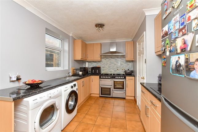 3 bed property, in Roosevelt Avenue, £325,000