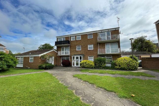 1 bed property, in 80 Hastoe Park, £95,000