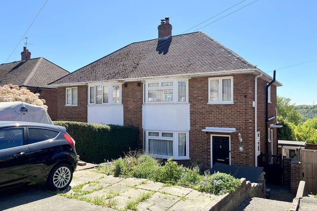 3 bed property, in Hunt Road, £400,000
