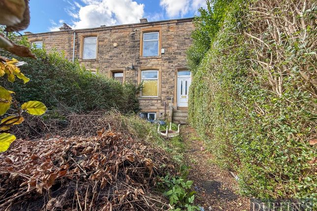 2 bed property, in Garden Street, £100,000