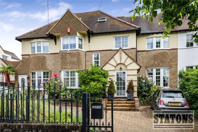 5 bed property, in The Avenue, £1,599,000