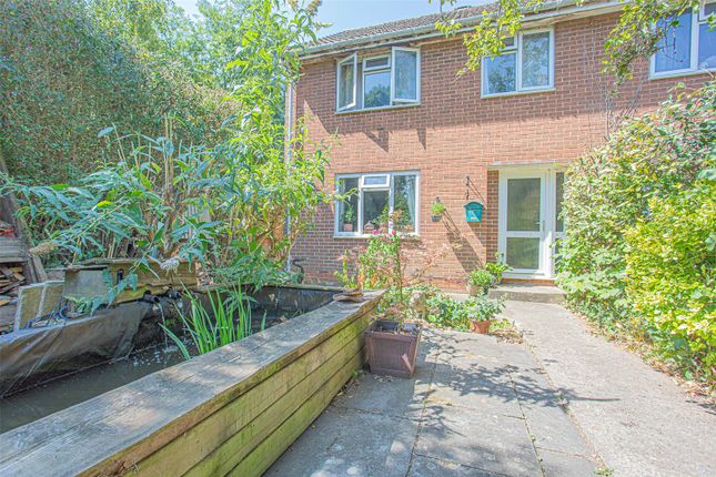 3 bed property, in Moor Park, £290,000