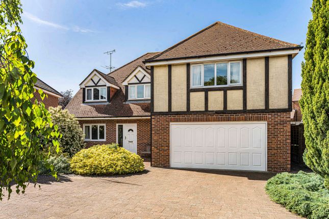 5 bed property, in Friars Close, £750,000