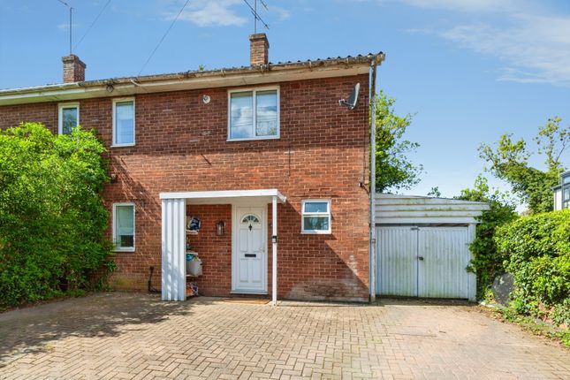 3 bed property, in Courtlands, £550,000
