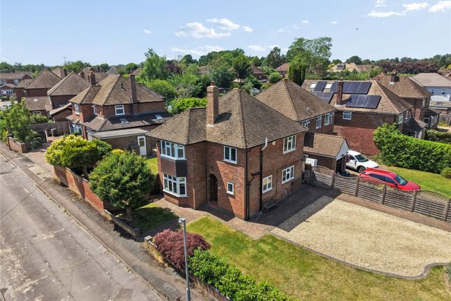 3 bed property, in Berkeley Avenue, £750,000