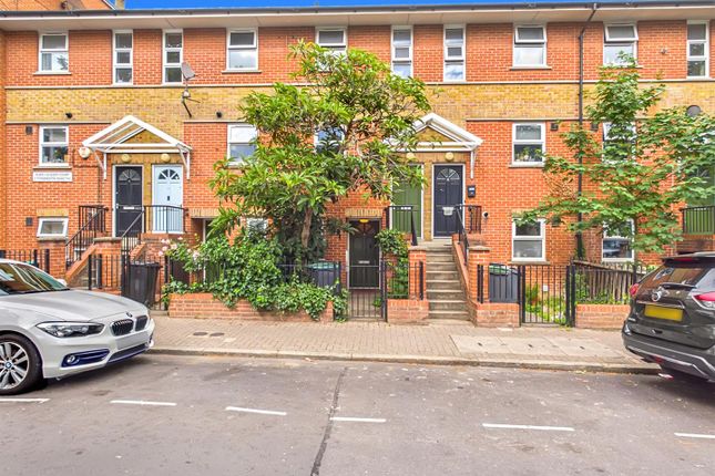 1 bed property, in Tynemouth Road, £360,000