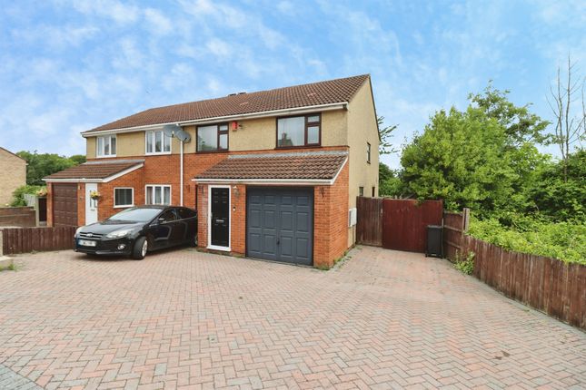 3 bed property, in Lavers Close, £375,000