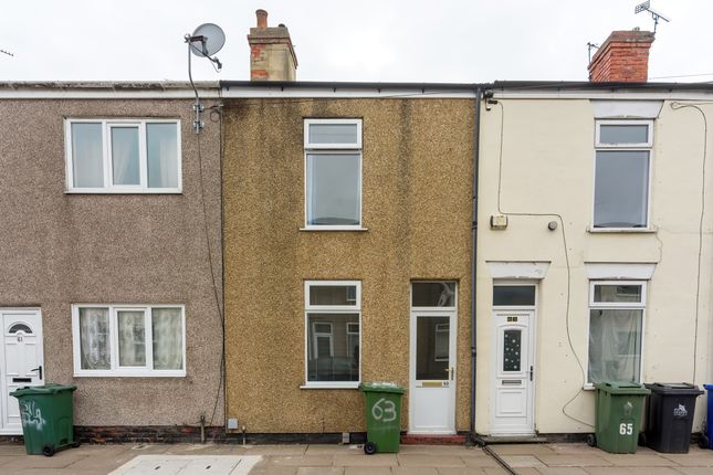 2 bed property, in Haycroft Street, £65,000