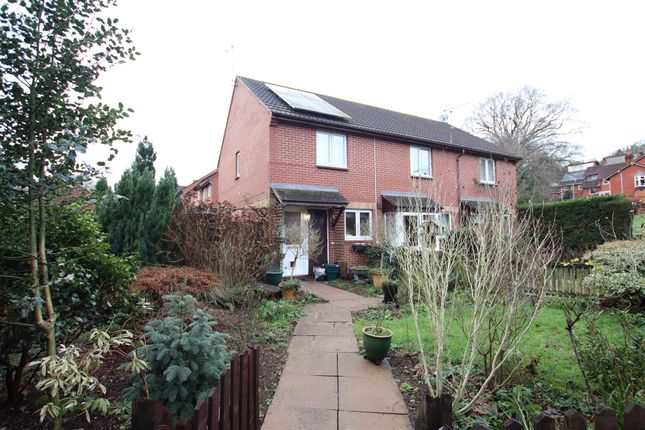 2 bed property, in Meadowbrook Close, £245,000