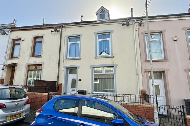 4 bed property, in Graig Terrace, £175,000