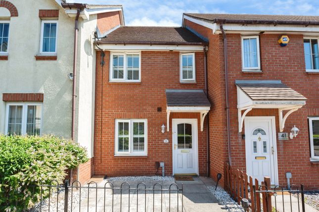 2 bed property, in Hedingham Road, £380,000
