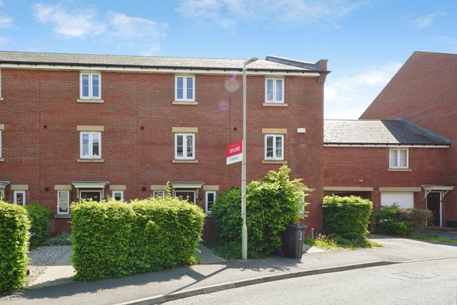 3 bed property, in Cardinal Drive, £275,000