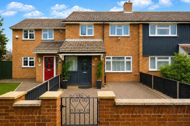 3 bed property, in Keats Way, £475,000