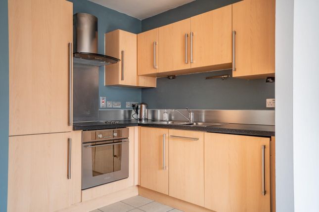 1 bed property, in Popeshead Court, £160,000