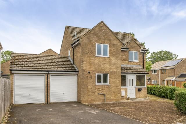 4 bed property, in Hollybush Road, £449,000