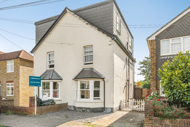 3 bed property, in Crescent Road, £650,000