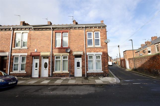 2 bed property, in Clifton Avenue Wallsend NE28, £80,000