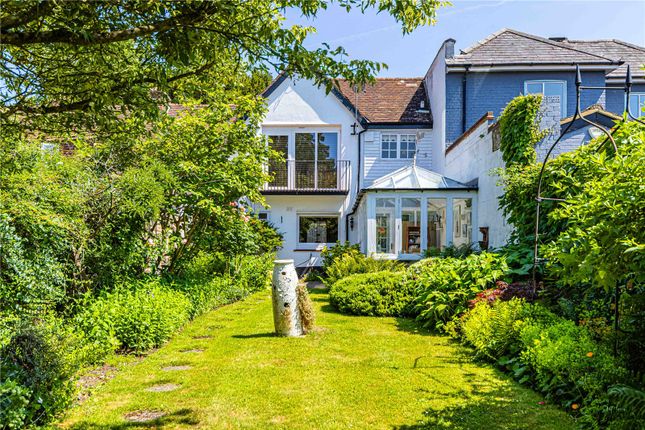 2 bed property, in High Street, £699,500
