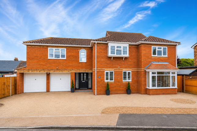 5 bed property, in Constitution Hill, £850,000