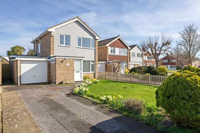 4 bed property, in Tangmere Gardens, £485,000