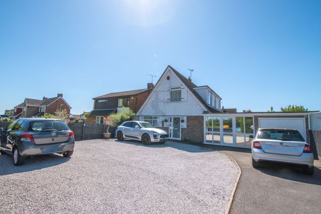 3 bed property, in Park View, £350,000
