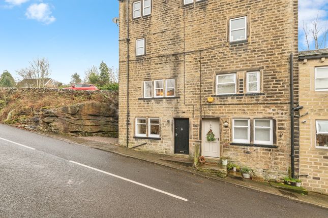1 bed property, in East Street, £140,000
