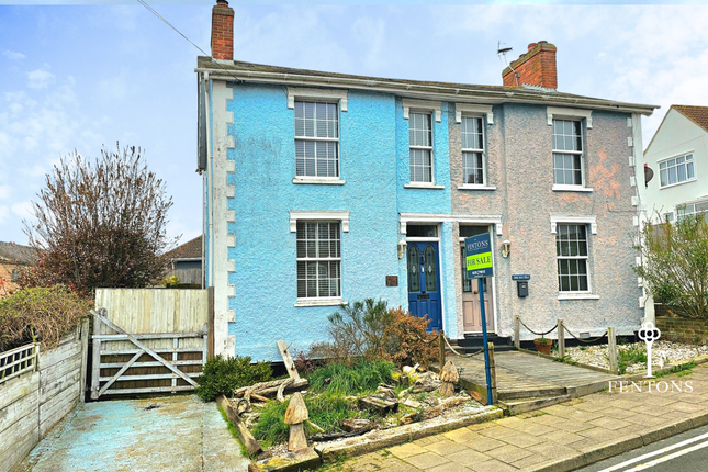 2 bed property, in Crescent Road, £239,995