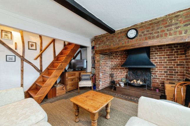2 bed property, in Stocks Lane, £230,000