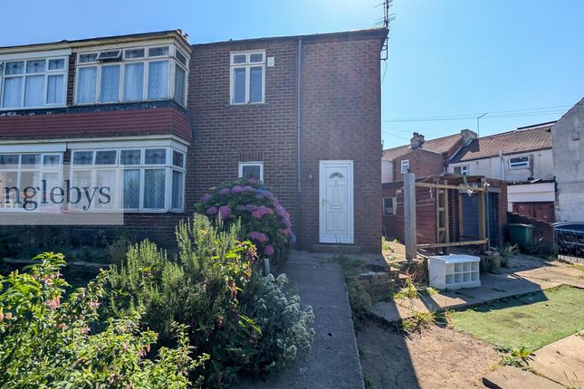 3 bed property, in Park Road, £100,000