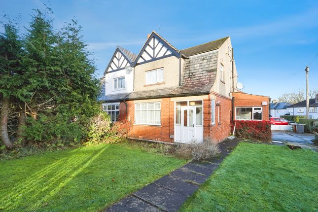 3 bed property, in Moorland Crescent, £325,000