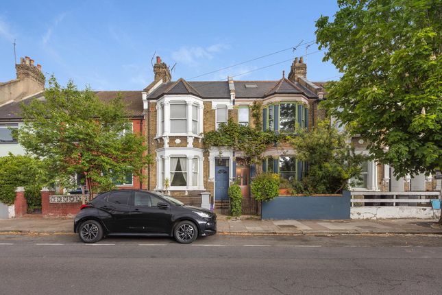 2 bed property, in Wakeman Road, £550,000