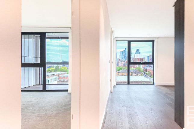 1 bed property, in Battersea Exchange, £555,000