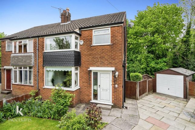3 bed property, in Vendale Avenue, £340,000