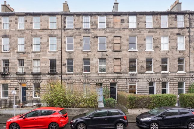 2 bed property, in 32/6 Rankeillor Street, £350,000