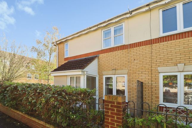 1 bed property, in Hallen Close, £210,000