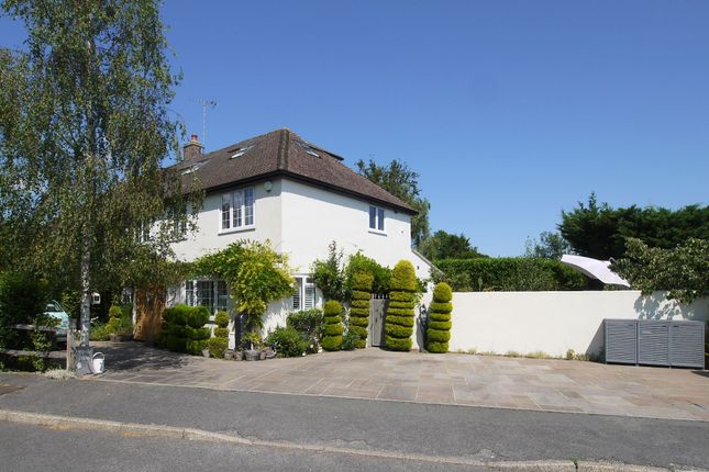 5 bed property, in Orchard Way, £1,075,000