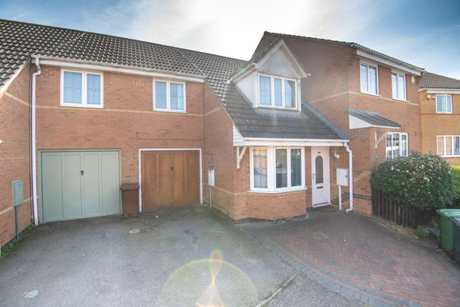 3 bed property, in Bourton Way, £230,000
