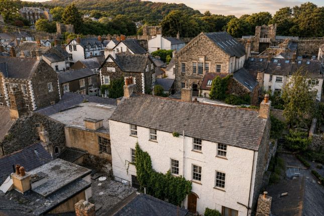 5 bed property, in High Street, £875,000