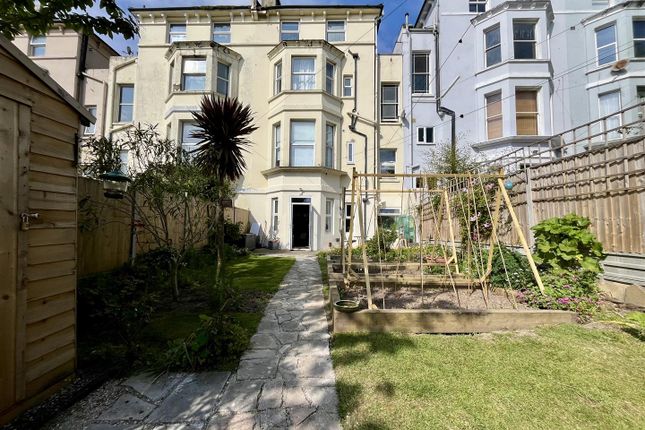 2 bed property, in London Road, £325,000