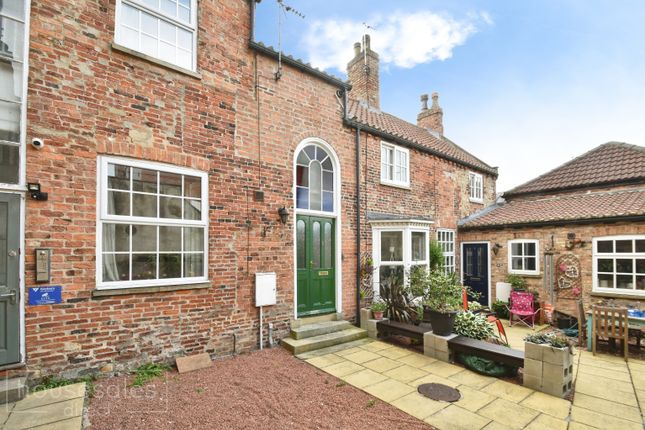 2 bed property, in Jacksons Court Westgate, £100,000