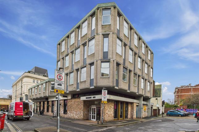 9 bed property, in Musgrave Row, £1,600,000