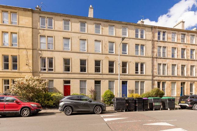 2 bed property, in 10/3 Panmure Place, £275,000