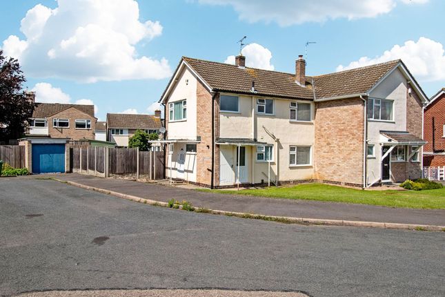 3 bed property, in Barnet Close, £315,000
