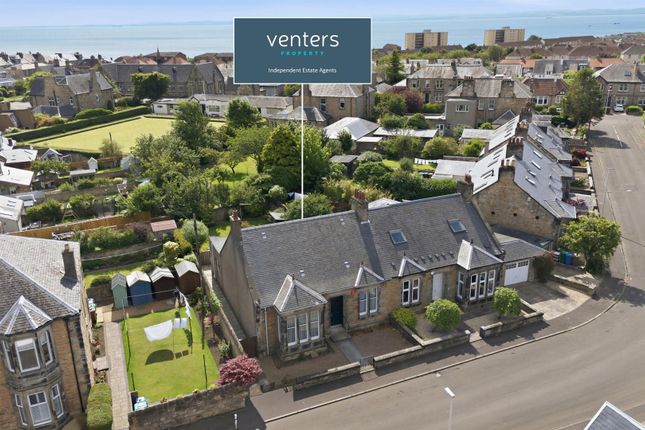 2 bed property, in Munro Street, £220,000