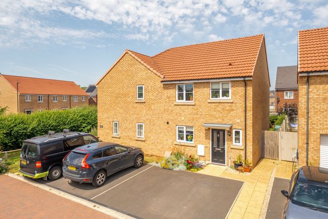 3 bed property, in Gatekeeper Close, £285,000