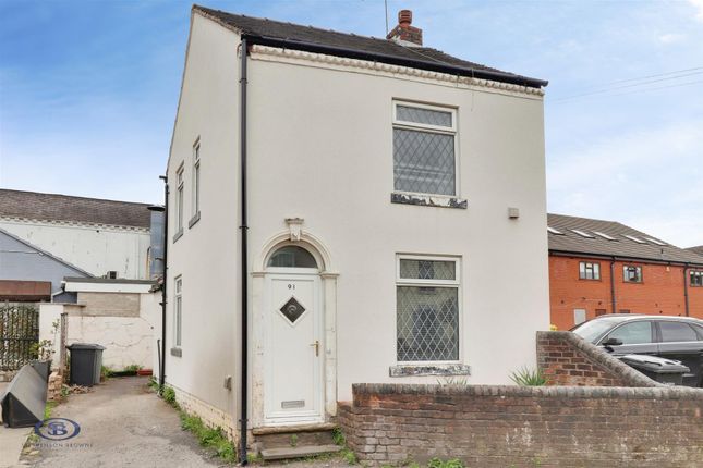 2 bed property, in Station Road, £80,000