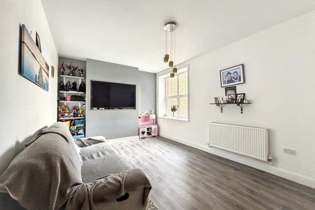 2 bed property, in St Leonards Road, £150,000