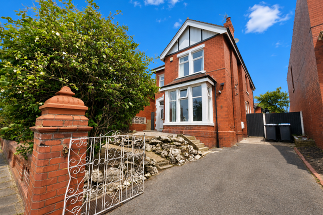 4 bed property, in Cumberland Avenue, £325,000