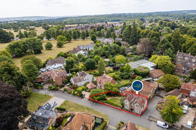 4 bed property, in Hollybush Lane, £650,000